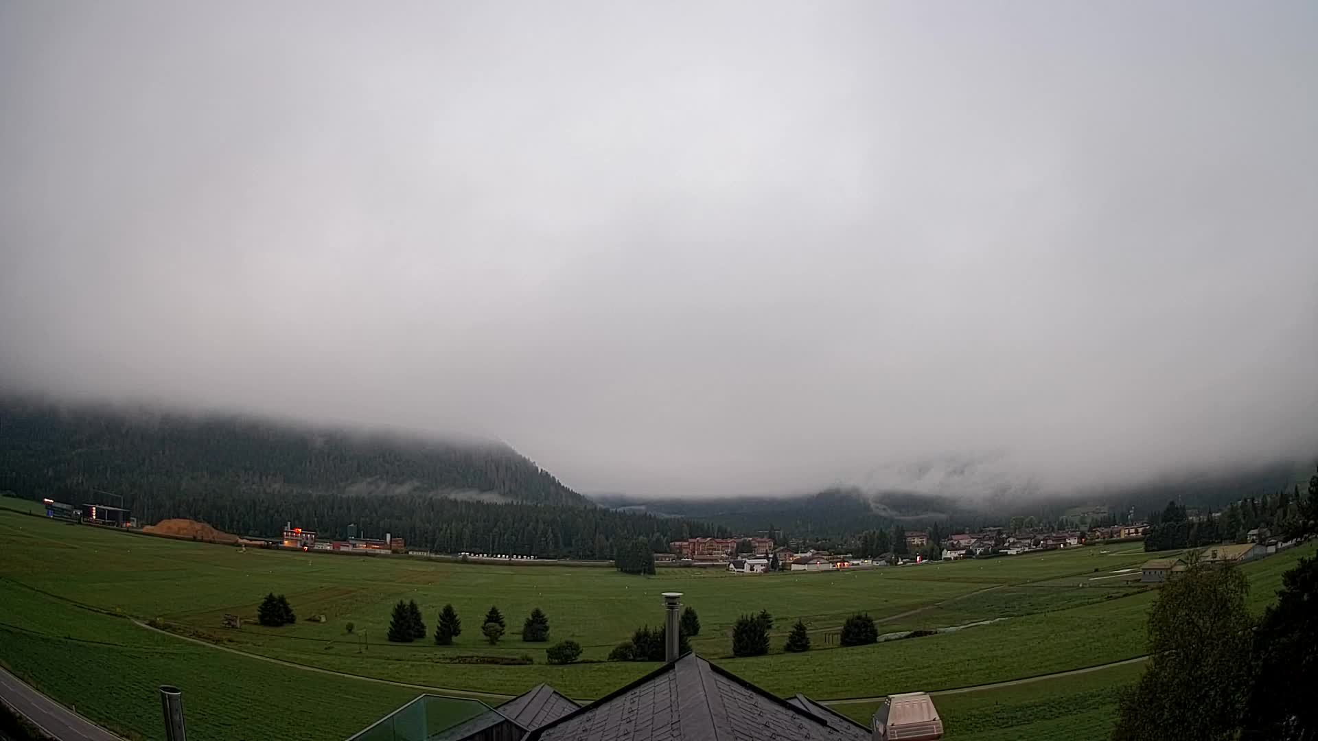 Web kamera Toblach Dolomiti – Pogled s Hotela Rosengarten