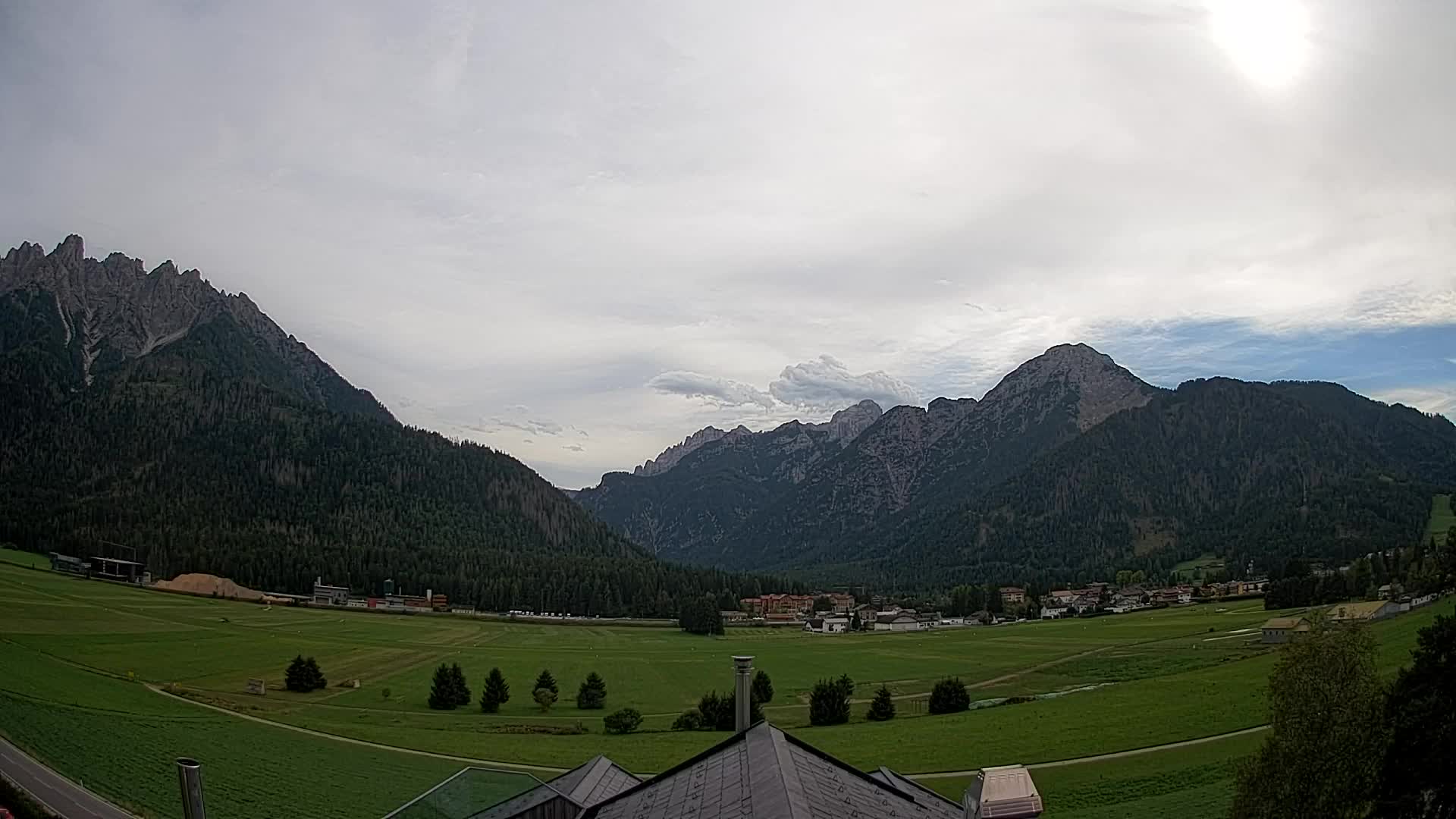 Web kamera Toblach Dolomiti – Pogled s Hotela Rosengarten