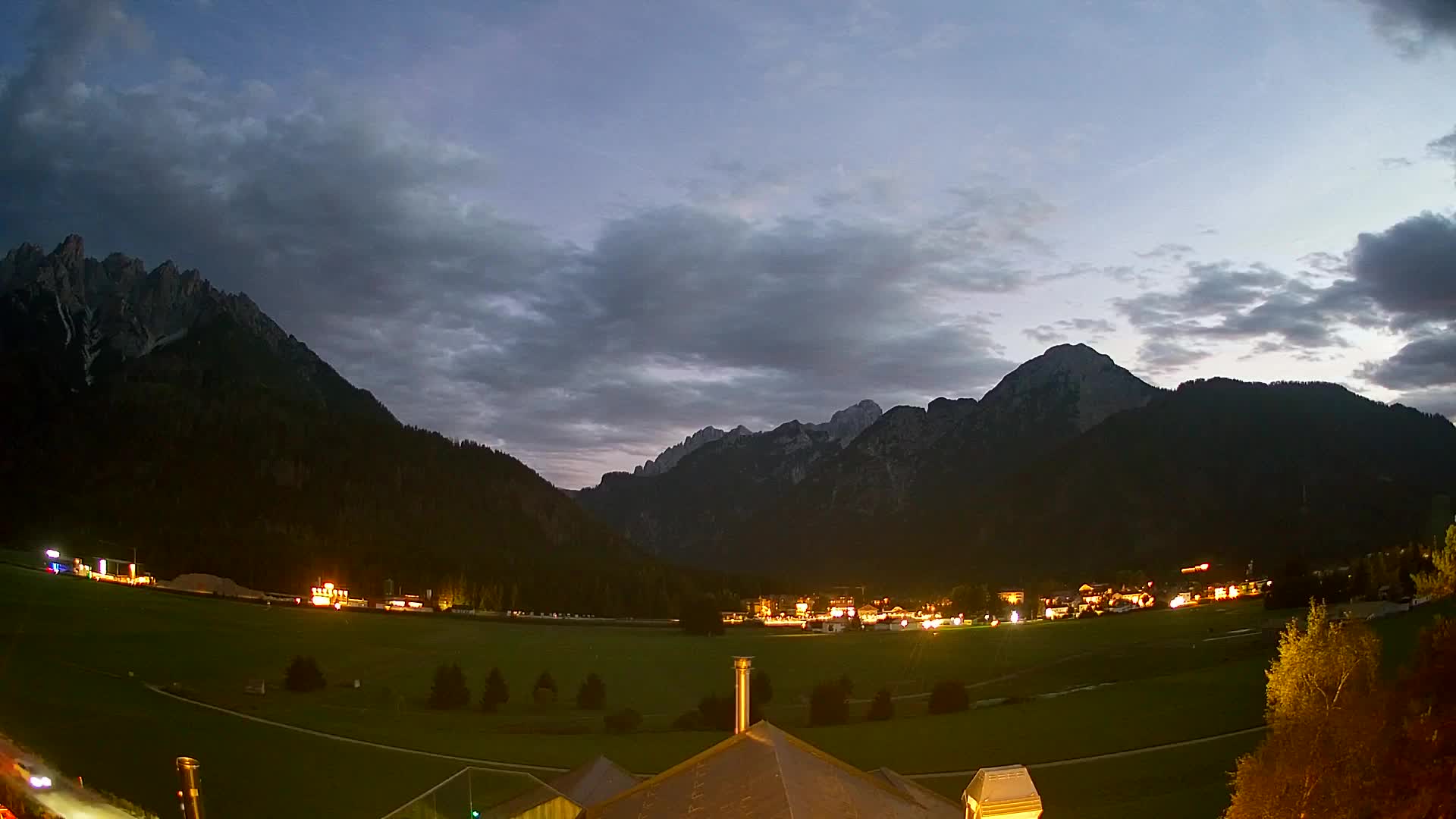 Web kamera Toblach Dolomiti – Pogled s Hotela Rosengarten