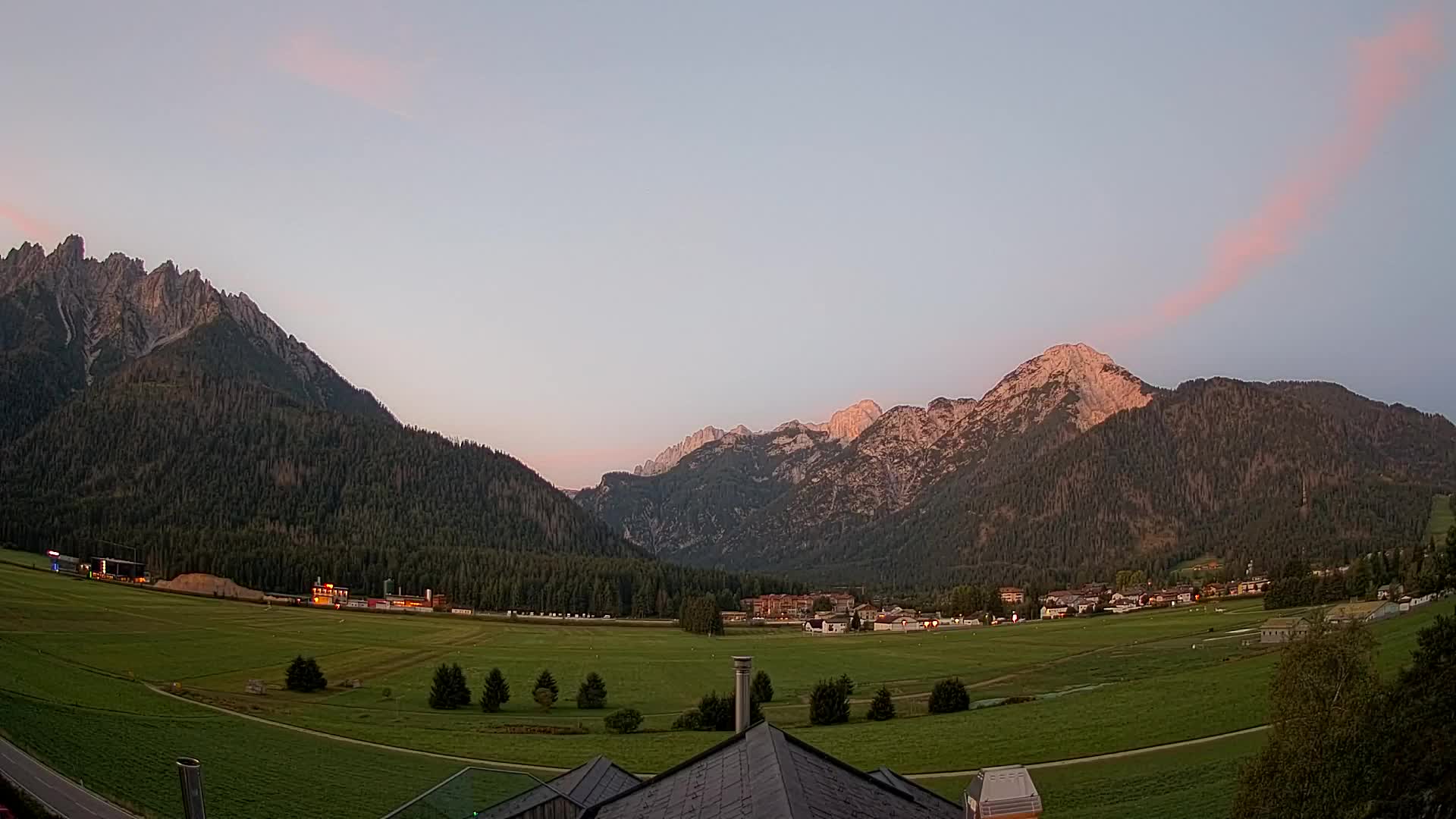 Web kamera Toblach Dolomiti – Pogled s Hotela Rosengarten