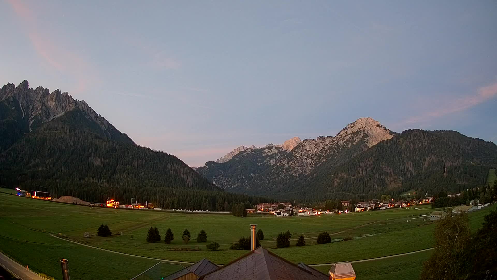 Spletna kamera Toblach Dolomiti – Pogled iz hotela Rosengarten