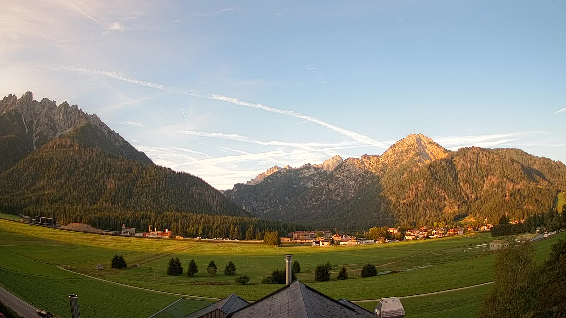 Spletna kamera Toblach Dolomiti – Pogled iz hotela Rosengarten