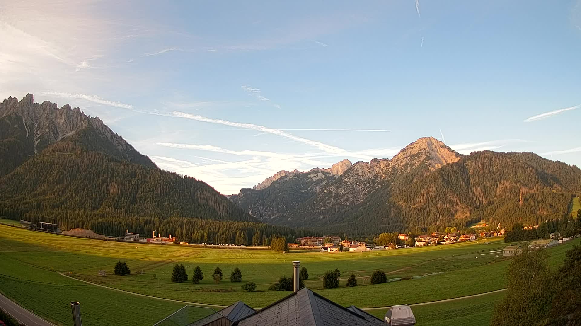 Web kamera Toblach Dolomiti – Pogled s Hotela Rosengarten
