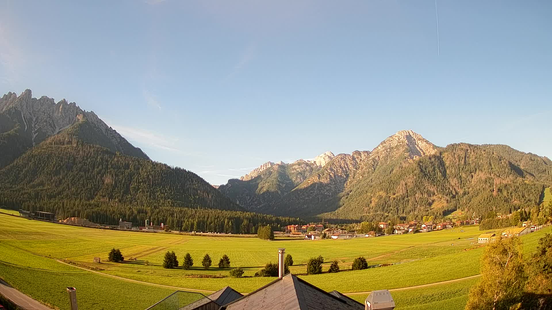 Spletna kamera Toblach Dolomiti – Pogled iz hotela Rosengarten