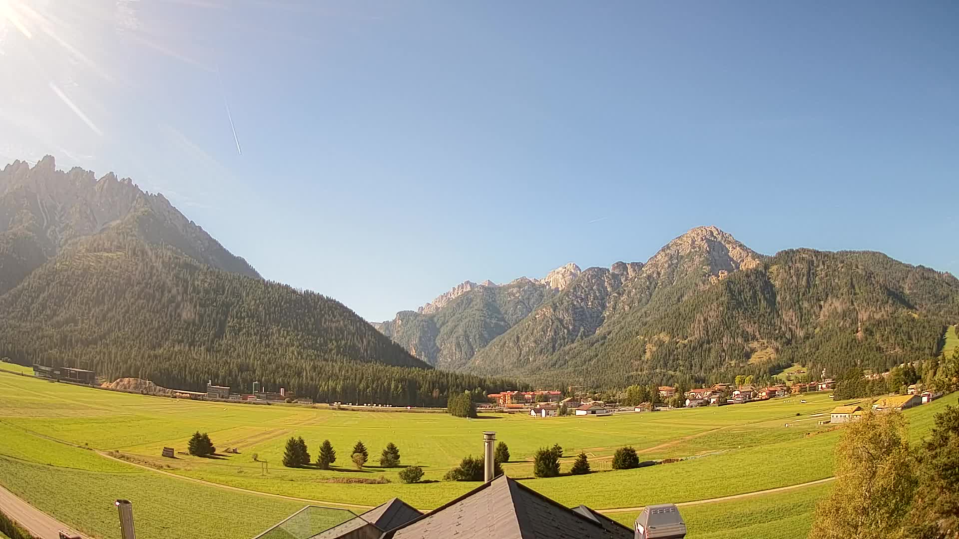 Web kamera Toblach Dolomiti – Pogled s Hotela Rosengarten