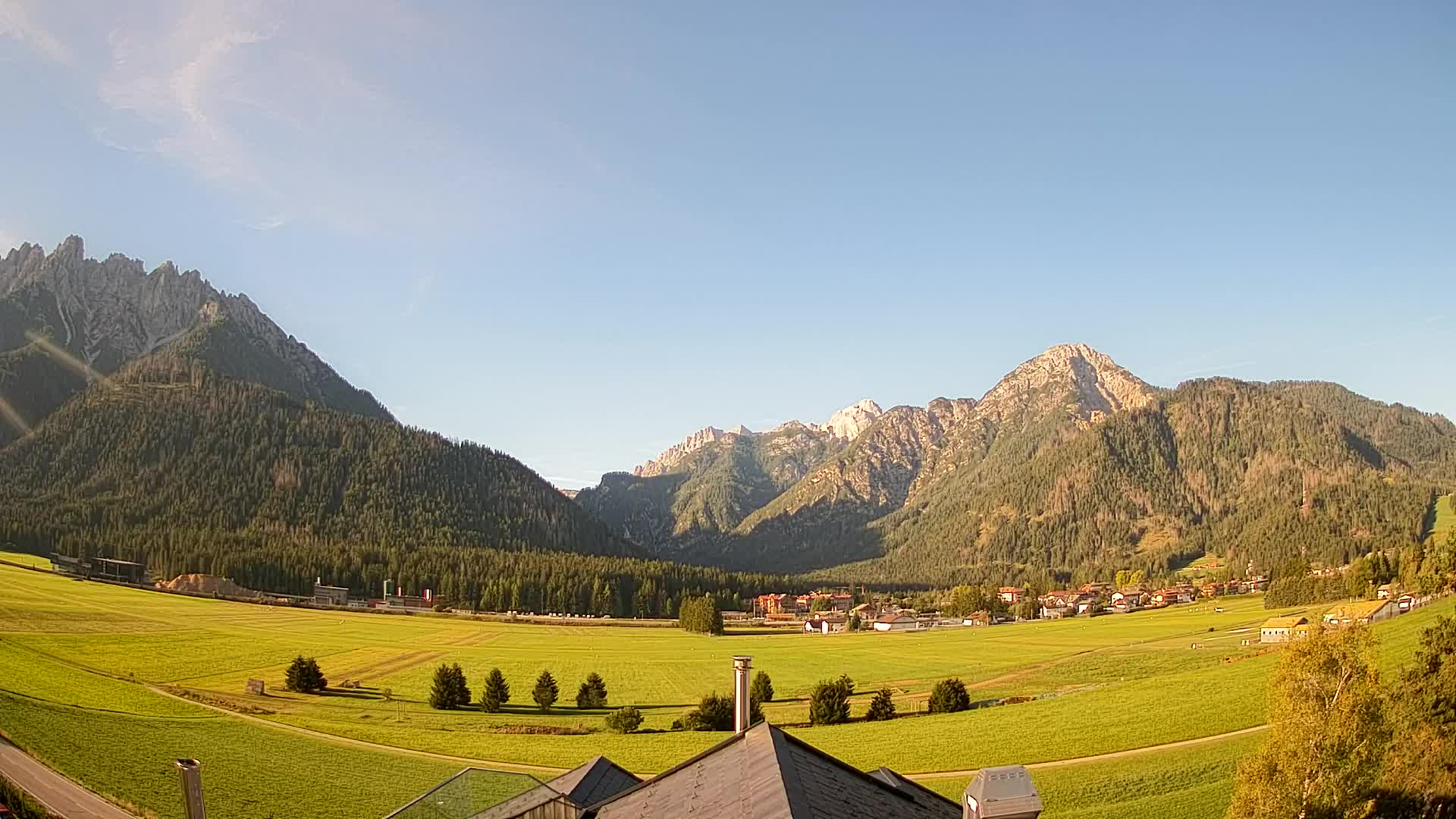 Web kamera Toblach Dolomiti – Pogled s Hotela Rosengarten