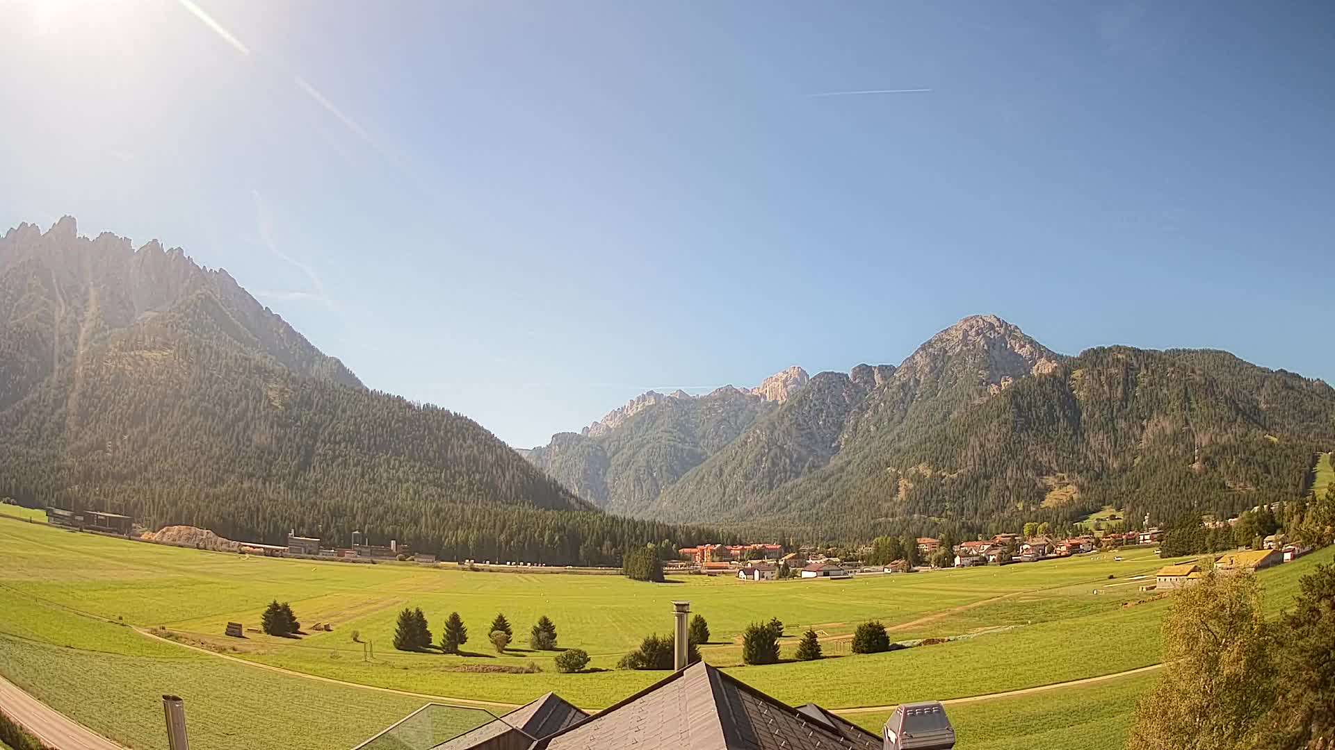 Web kamera Toblach Dolomiti – Pogled s Hotela Rosengarten
