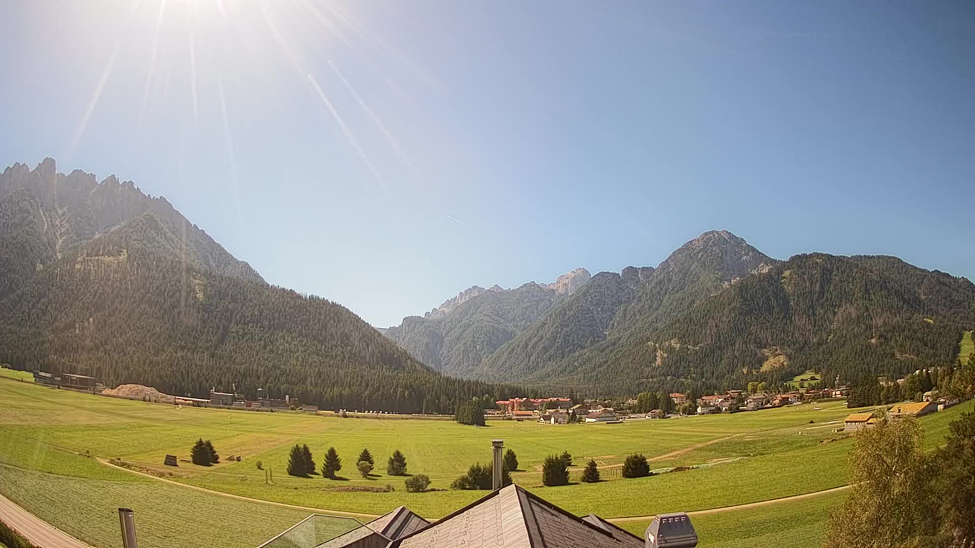 Webcam Toblach Dolomites – View from Hotel Rosengarten