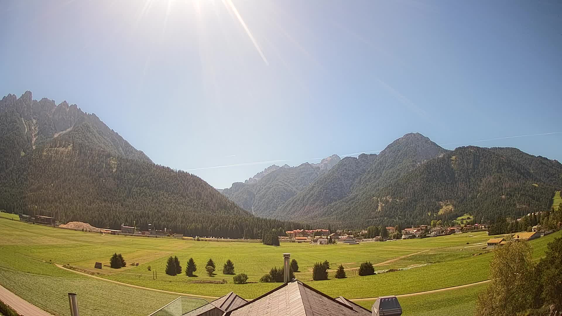 Web kamera Toblach Dolomiti – Pogled s Hotela Rosengarten