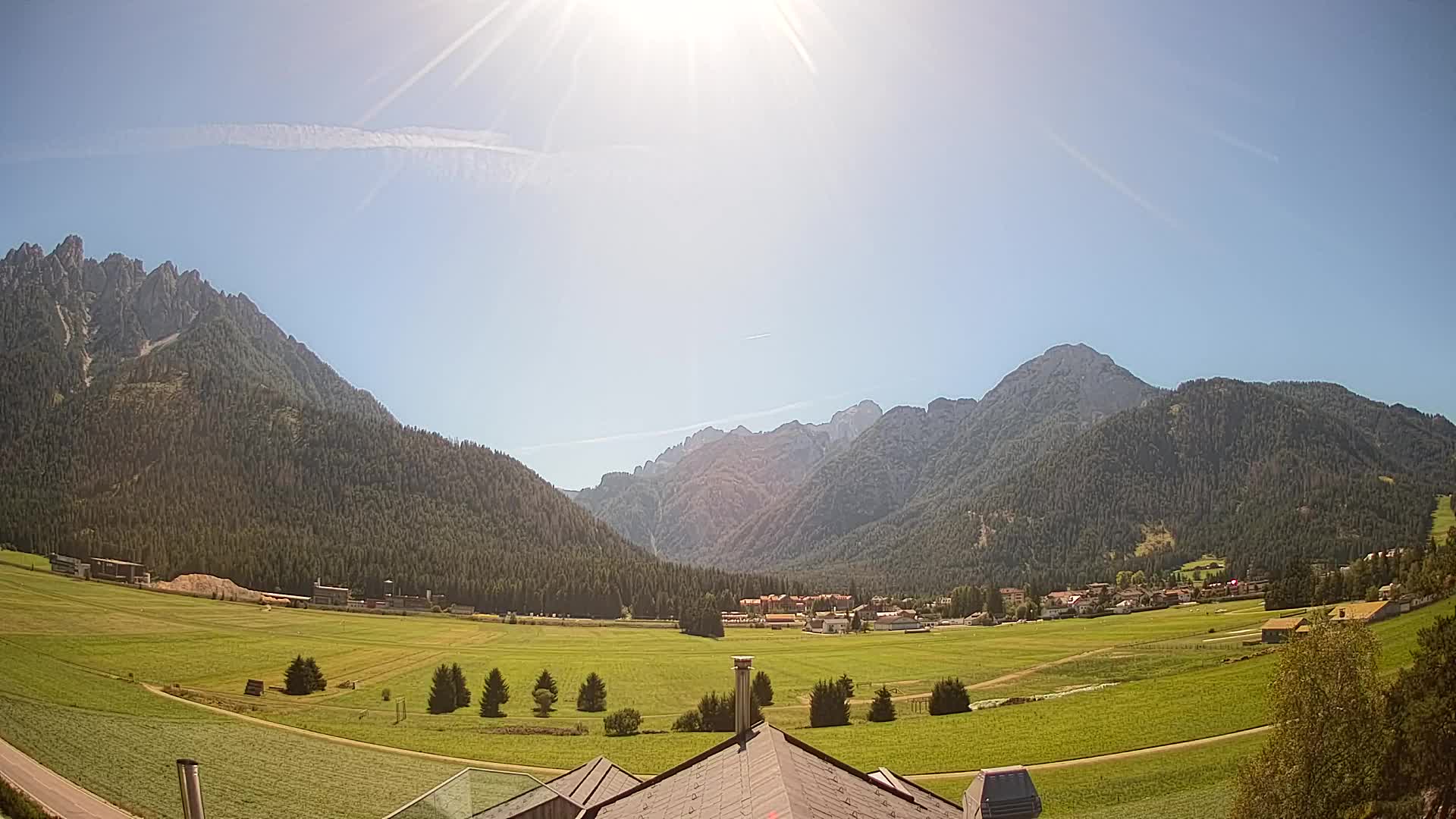 Spletna kamera Toblach Dolomiti – Pogled iz hotela Rosengarten