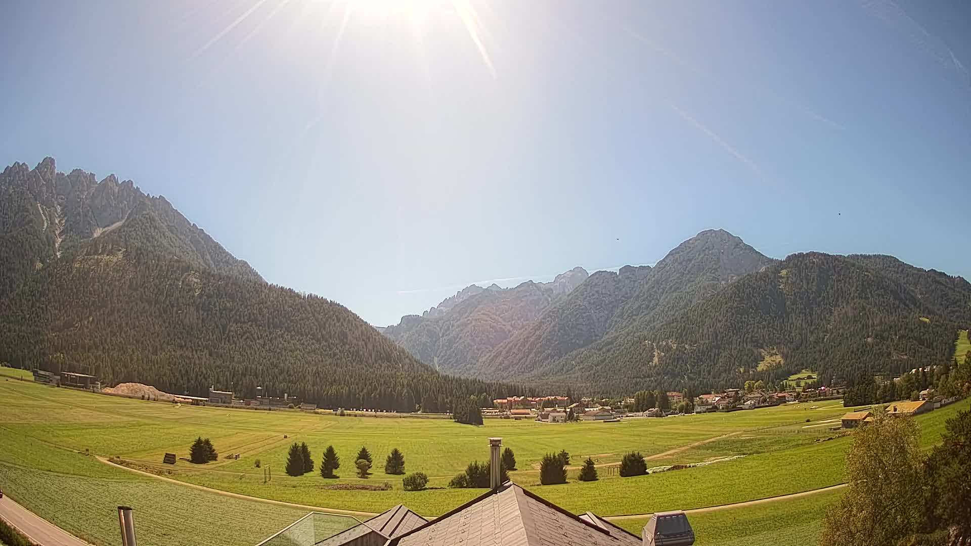 Web kamera Toblach Dolomiti – Pogled s Hotela Rosengarten