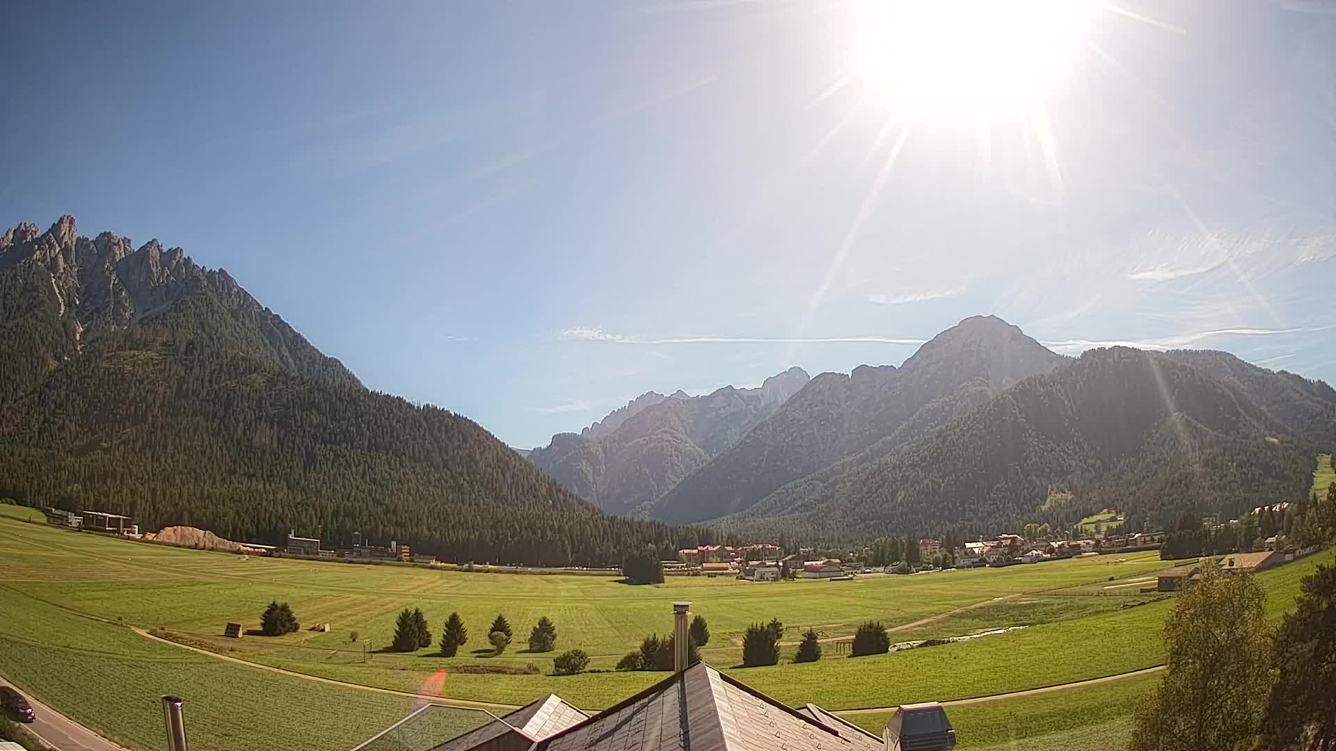 Spletna kamera Toblach Dolomiti – Pogled iz hotela Rosengarten