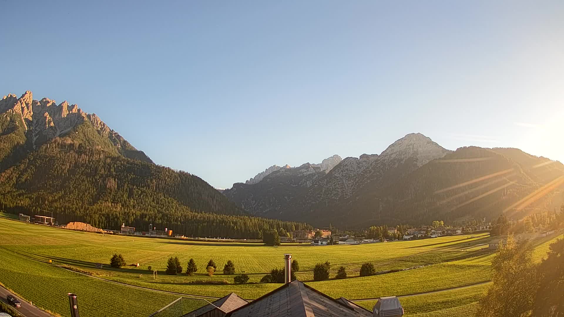 Web kamera Toblach Dolomiti – Pogled s Hotela Rosengarten