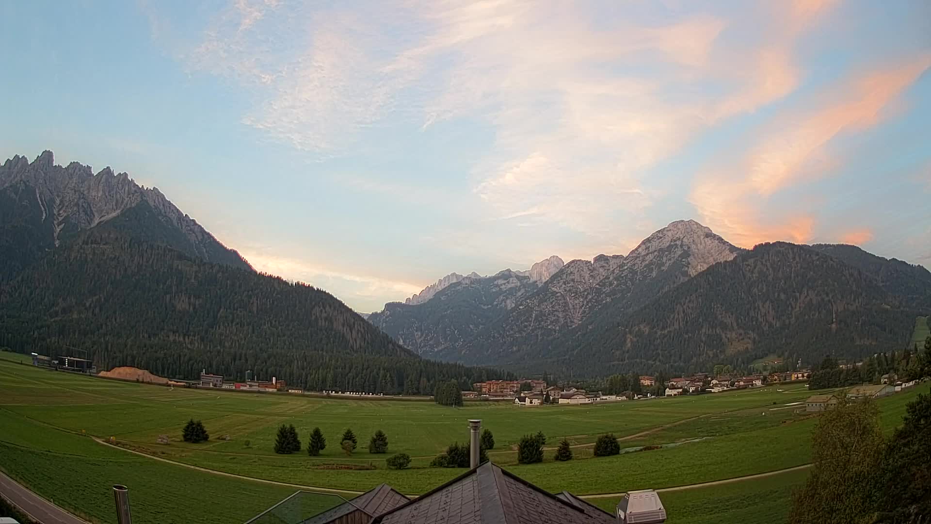 Webcam Toblach Dolomites – View from Hotel Rosengarten