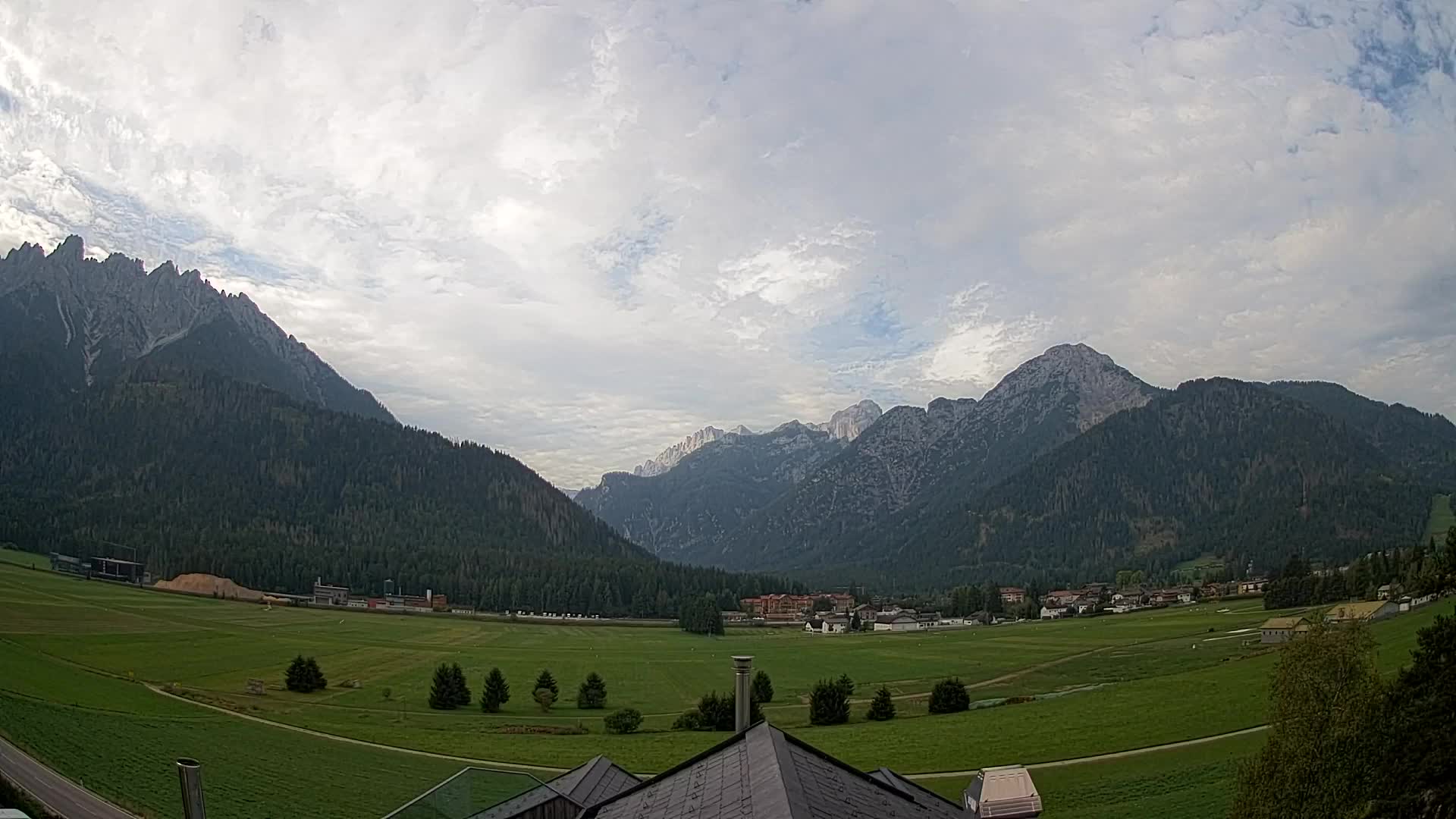 Spletna kamera Toblach Dolomiti – Pogled iz hotela Rosengarten