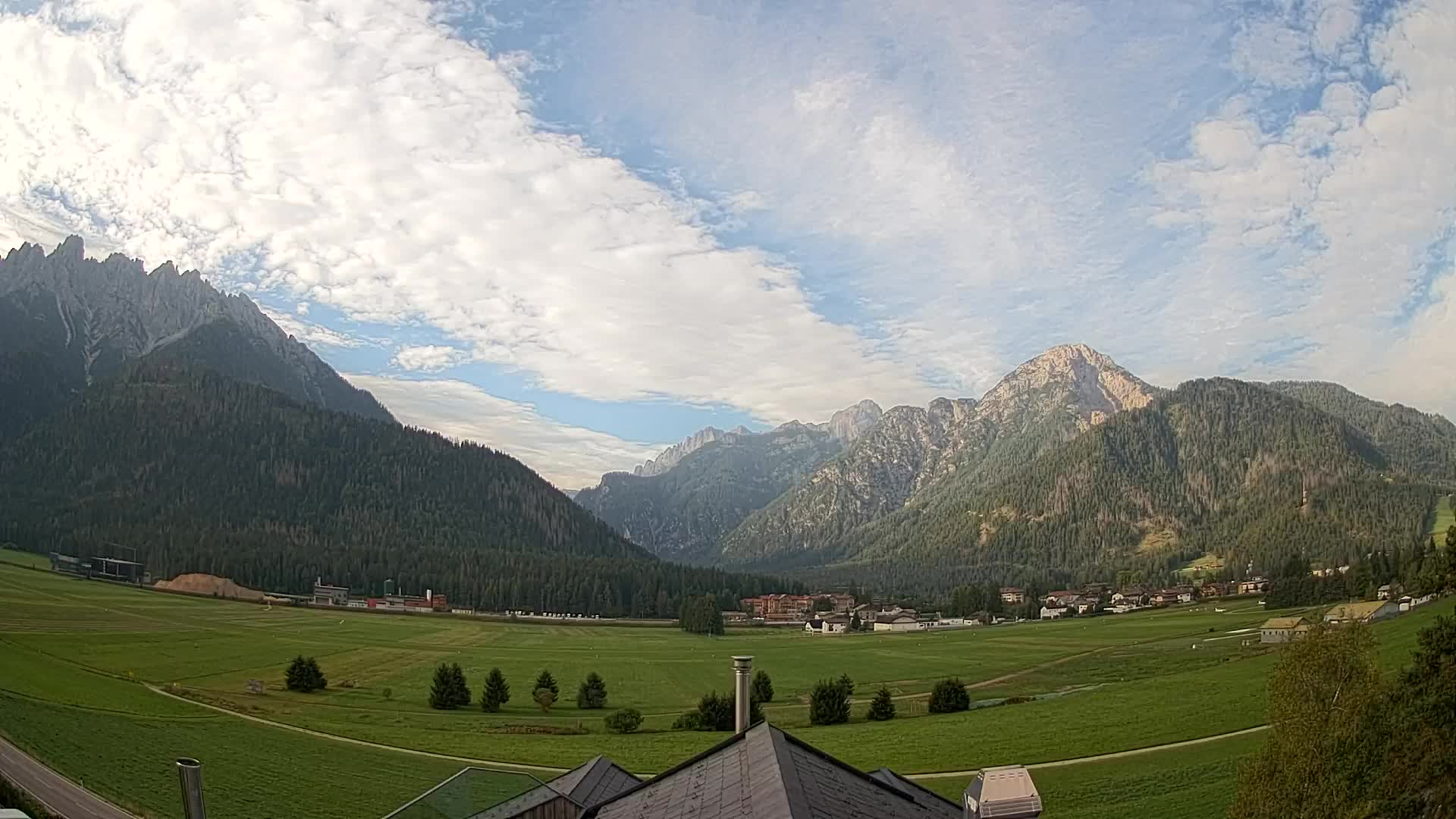 Webcam Toblach Dolomites – View from Hotel Rosengarten