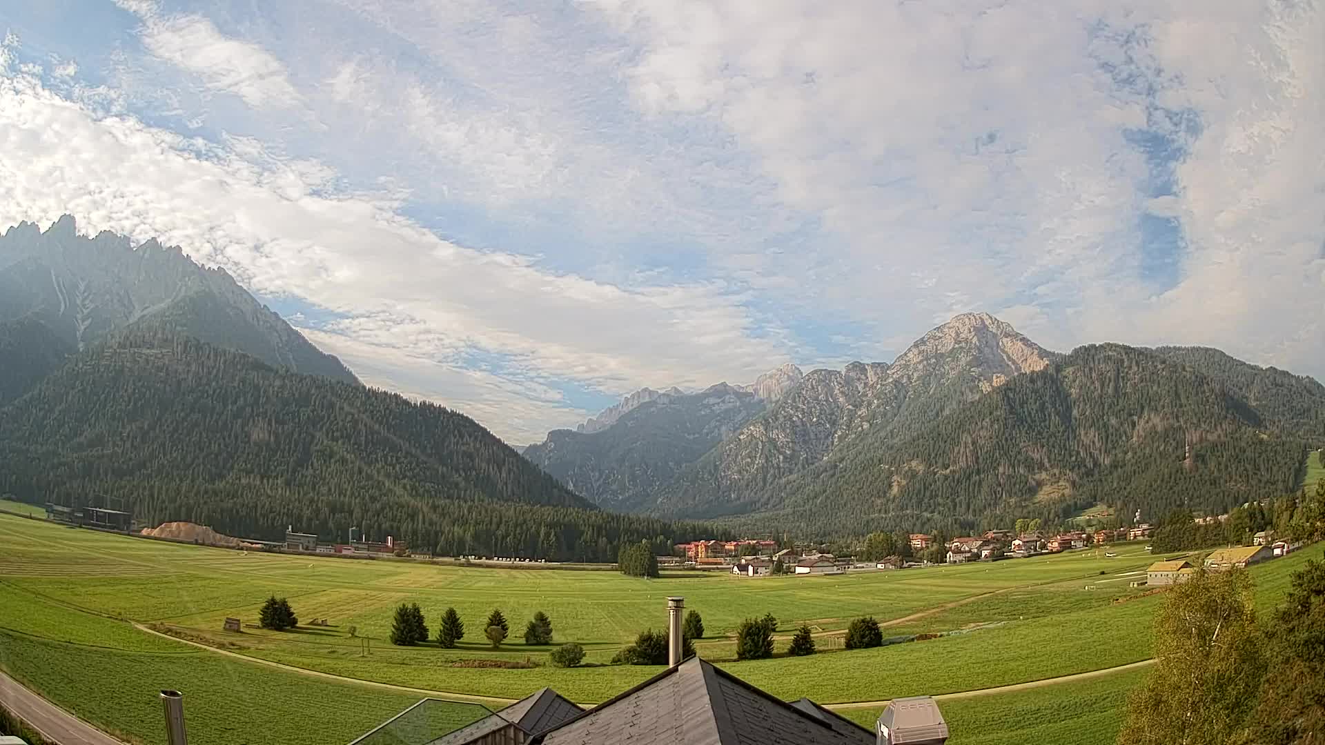 Webcam Toblach Dolomites – View from Hotel Rosengarten