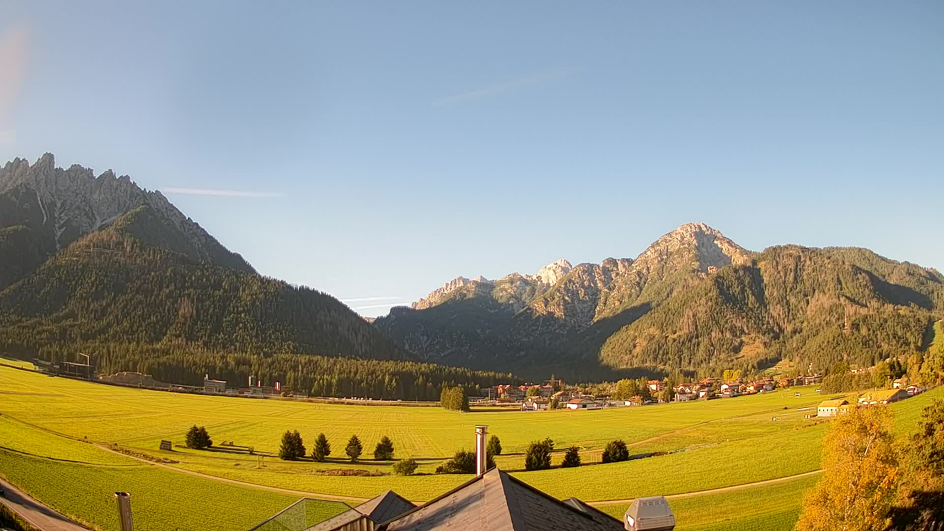 Spletna kamera Toblach Dolomiti – Pogled iz hotela Rosengarten