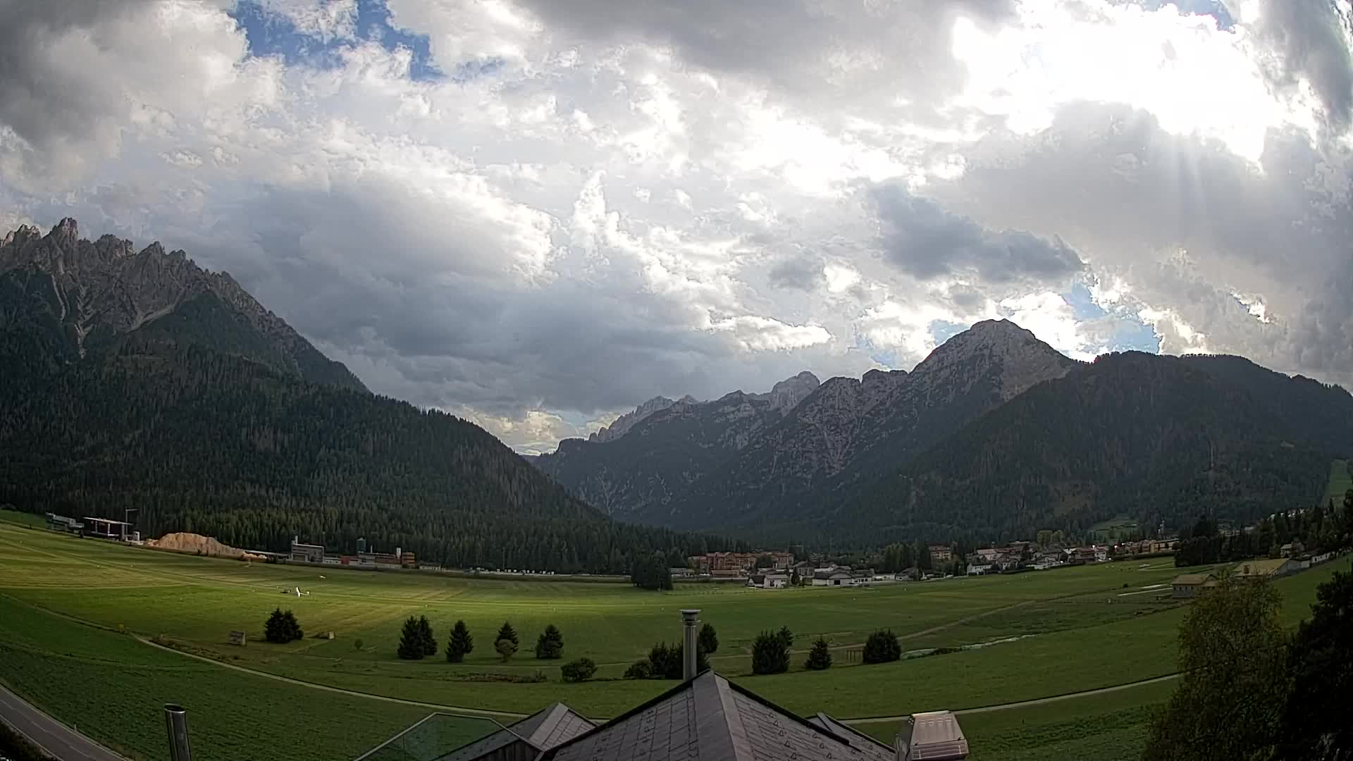 Webcam Toblach Dolomites – View from Hotel Rosengarten