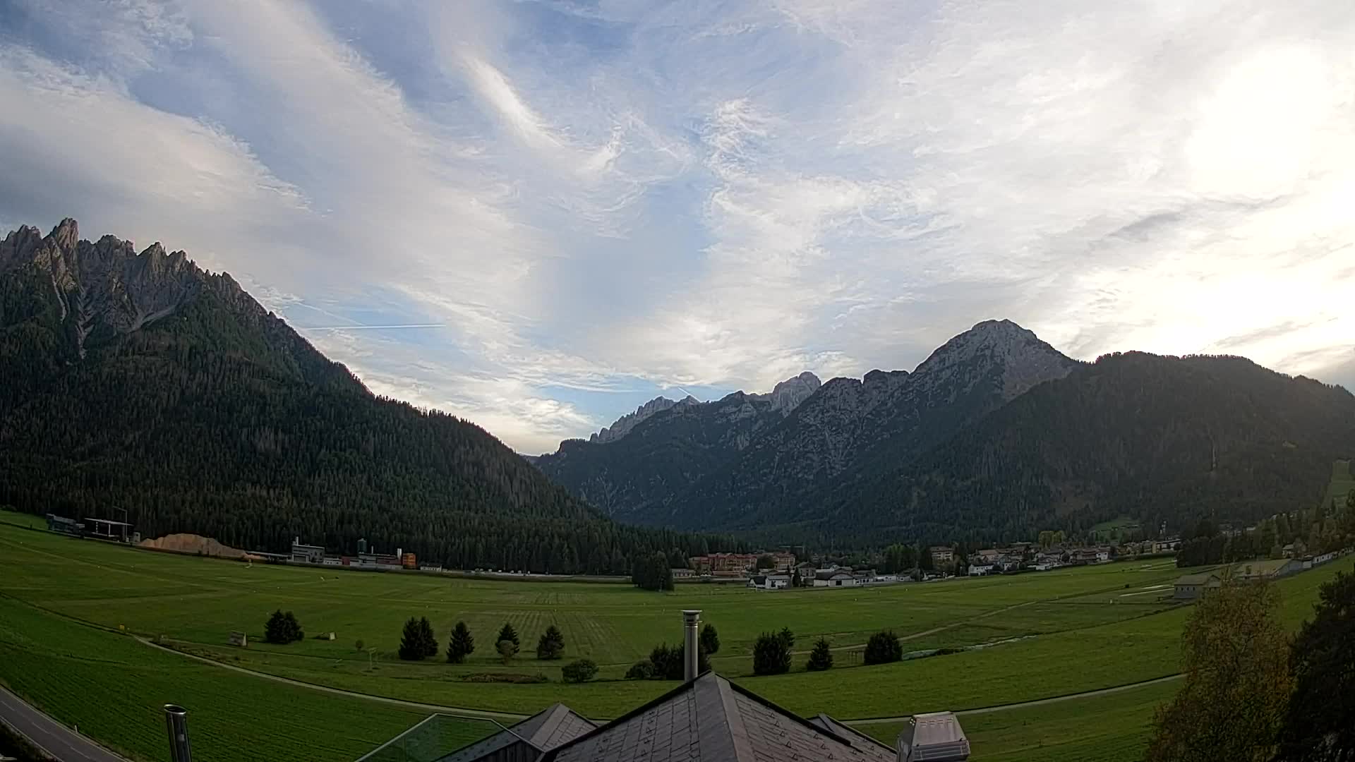 Spletna kamera Toblach Dolomiti – Pogled iz hotela Rosengarten