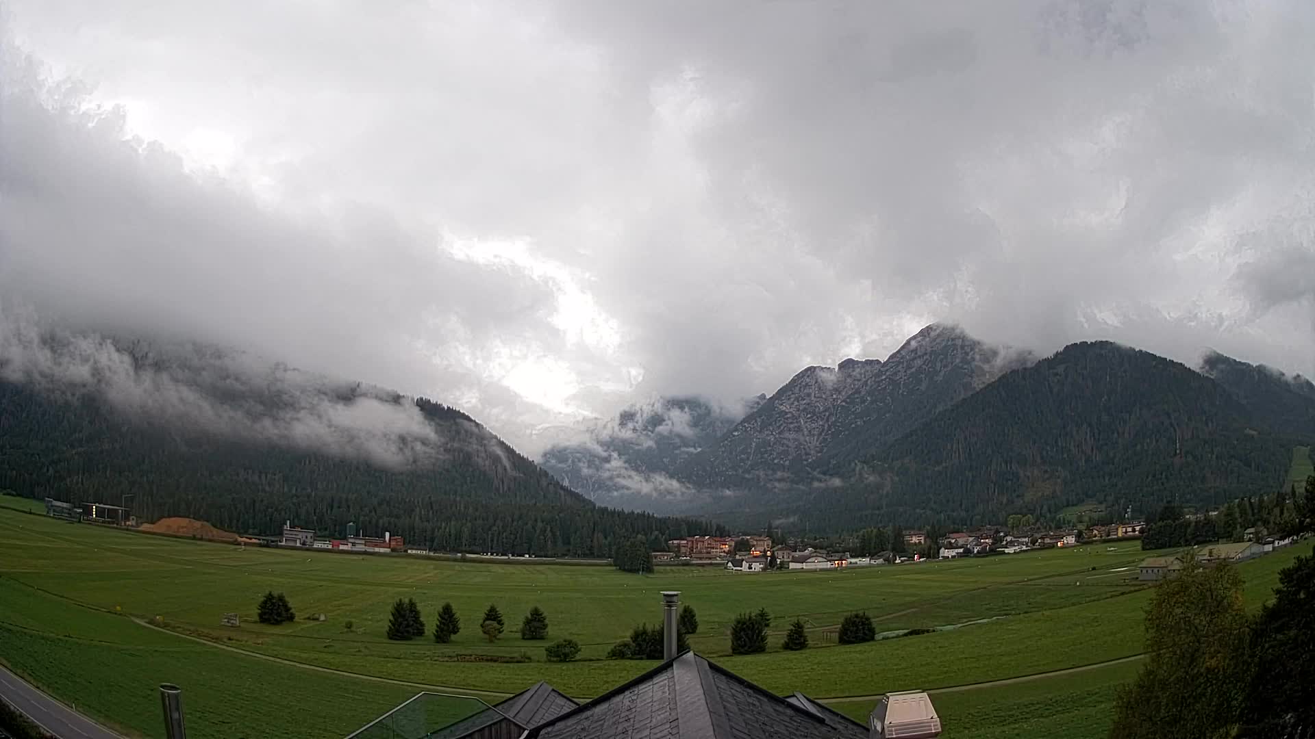 Spletna kamera Toblach Dolomiti – Pogled iz hotela Rosengarten