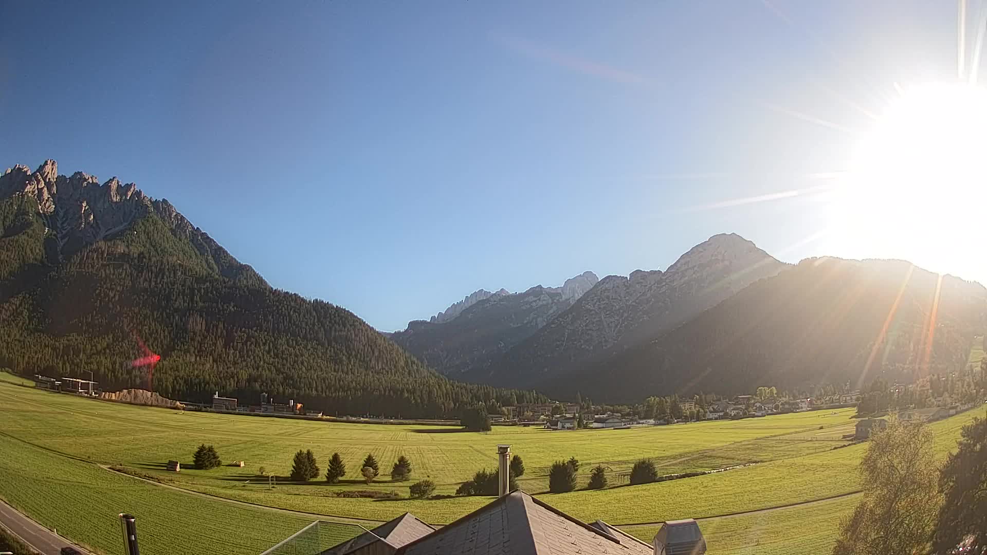 Spletna kamera Toblach Dolomiti – Pogled iz hotela Rosengarten