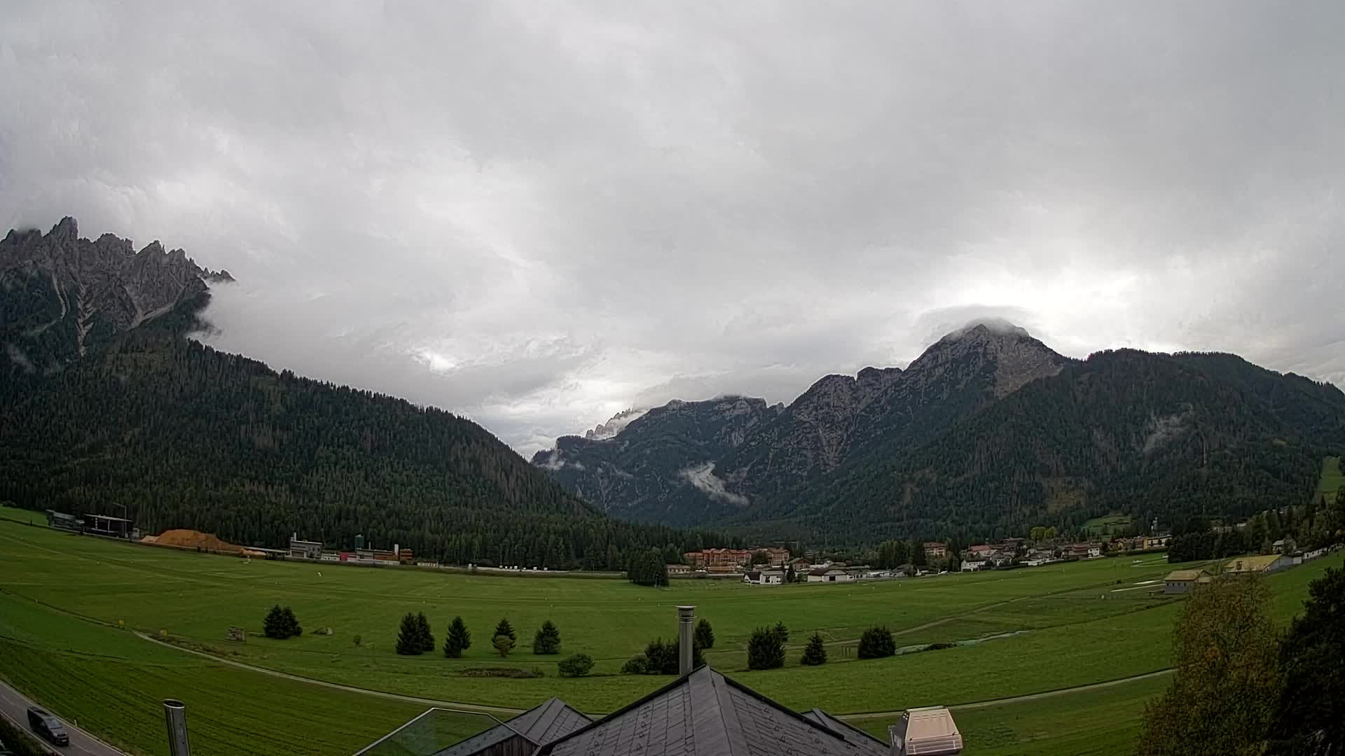 Spletna kamera Toblach Dolomiti – Pogled iz hotela Rosengarten