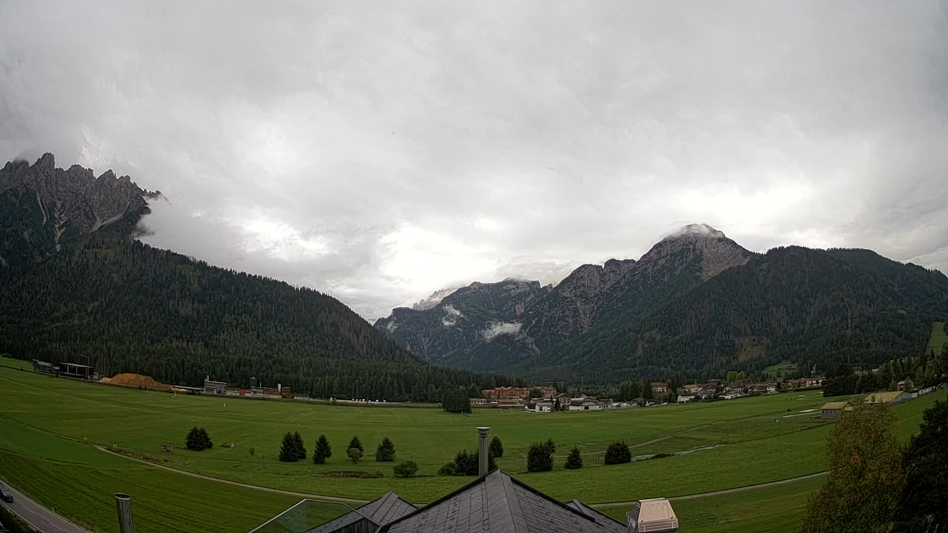 Webcam Toblach Dolomites – View from Hotel Rosengarten