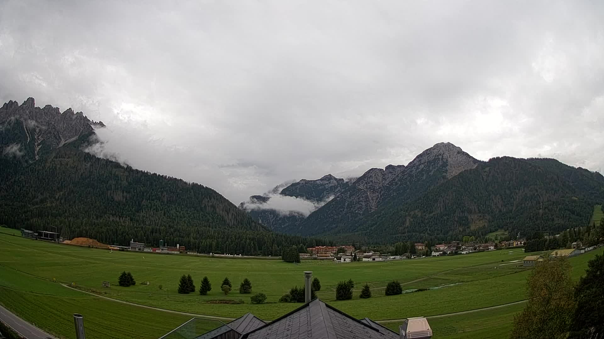 Webcam Toblach Dolomites – View from Hotel Rosengarten