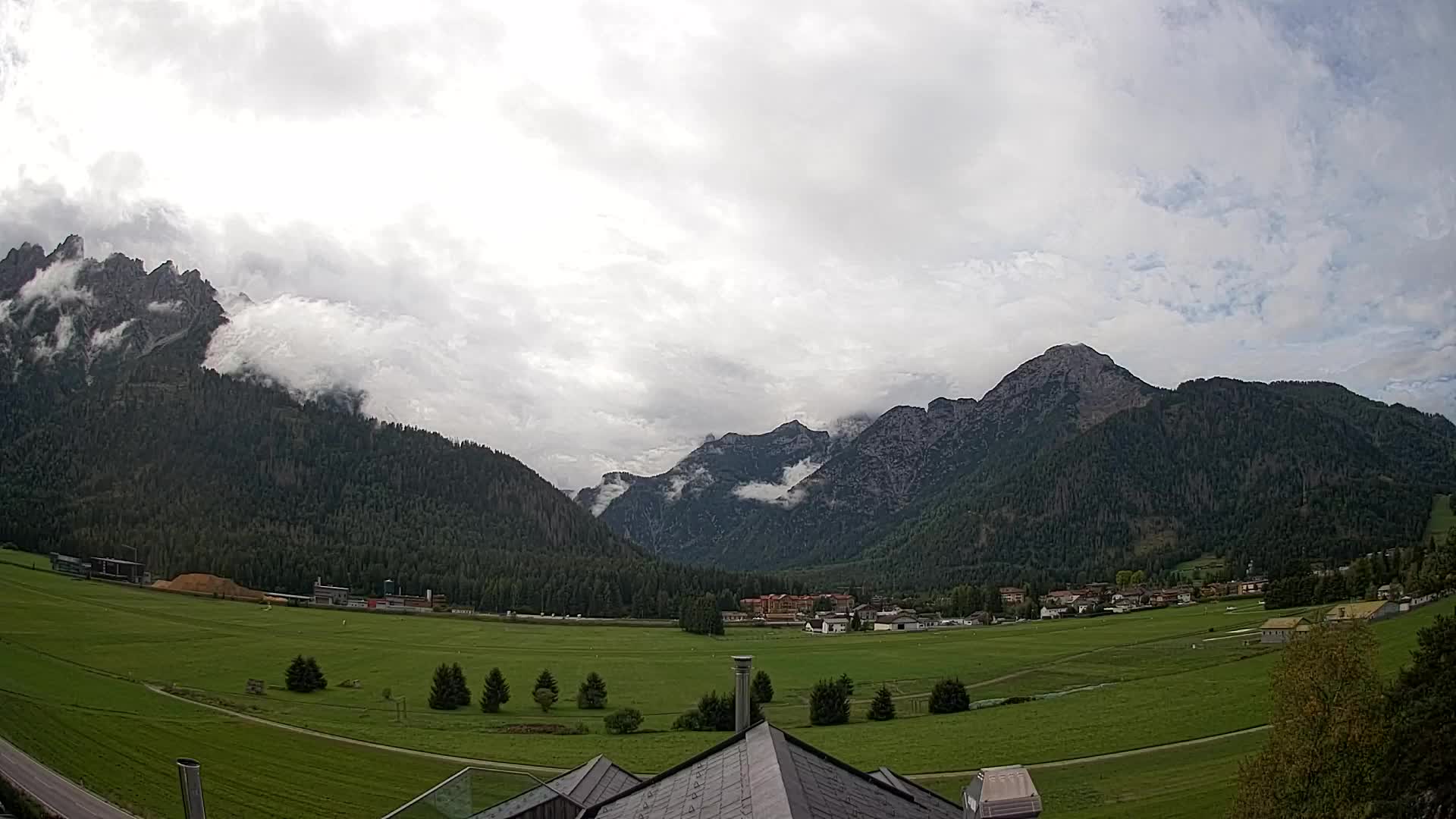 Webcam Toblach Dolomites – View from Hotel Rosengarten