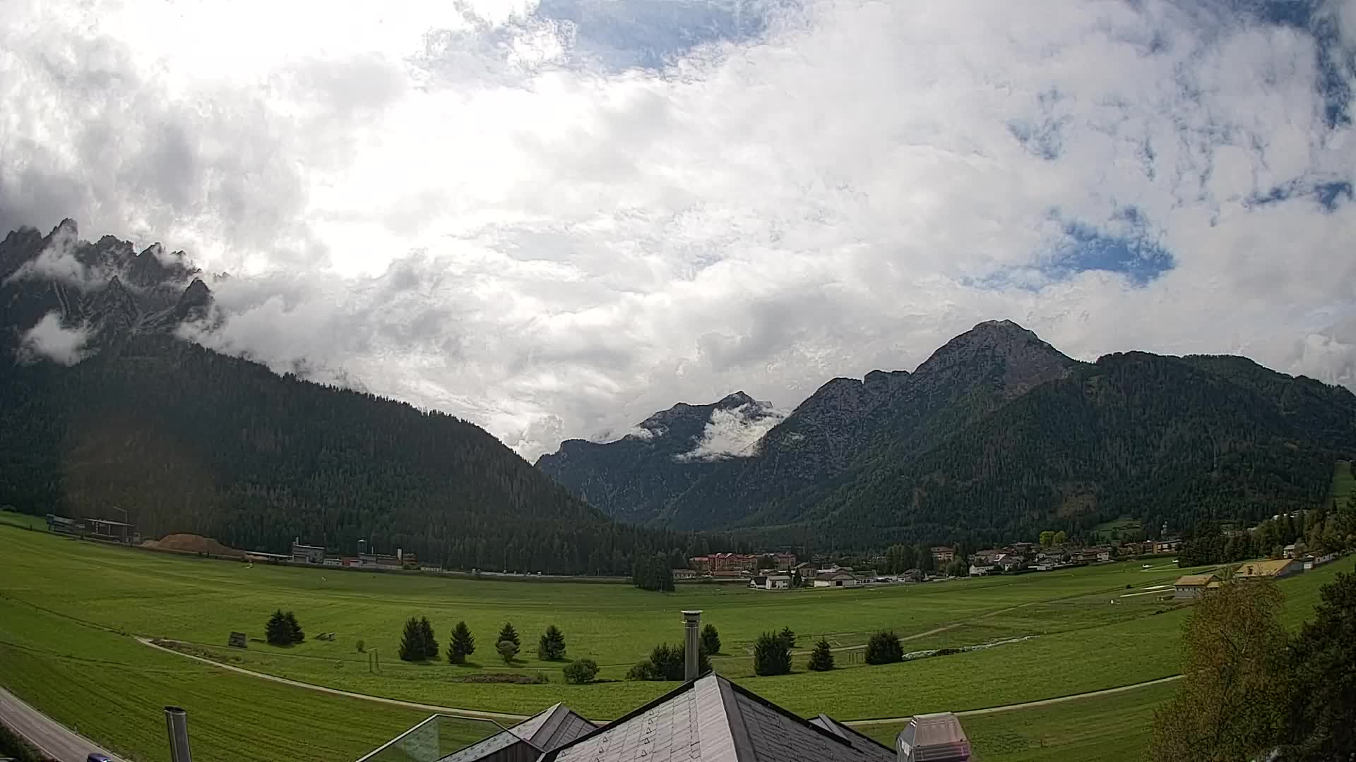 Webcam Toblach Dolomites – View from Hotel Rosengarten