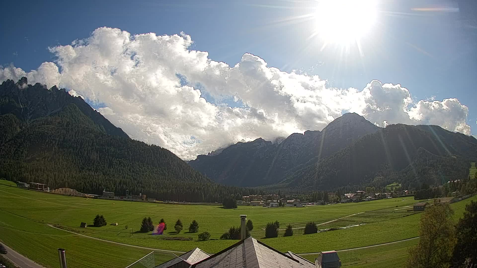Web kamera Toblach Dolomiti – Pogled s Hotela Rosengarten
