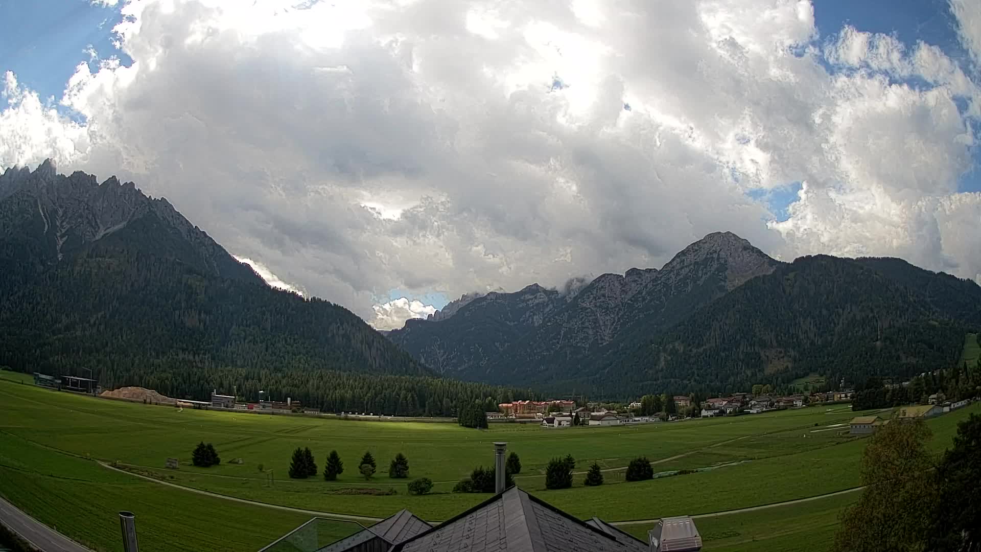 Webcam Toblach Dolomites – View from Hotel Rosengarten