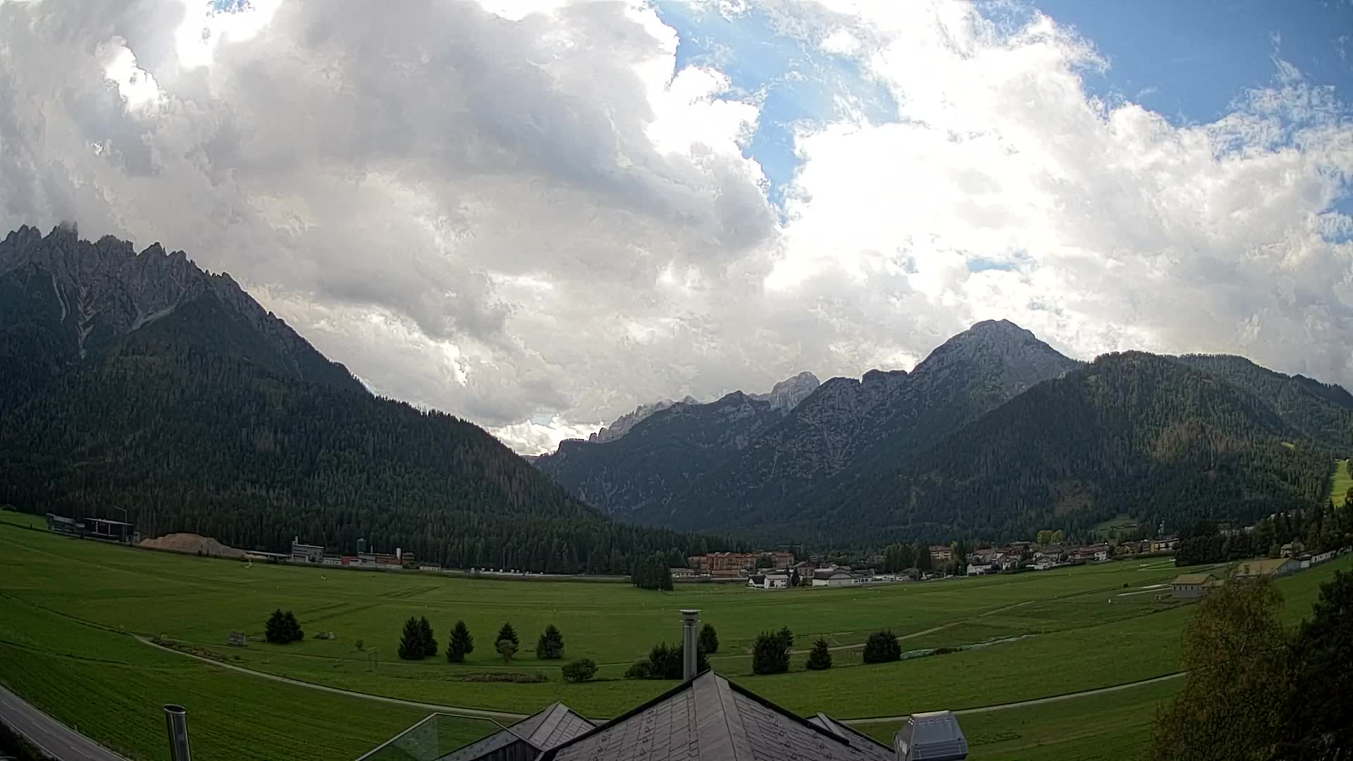Webcam Toblach Dolomites – View from Hotel Rosengarten