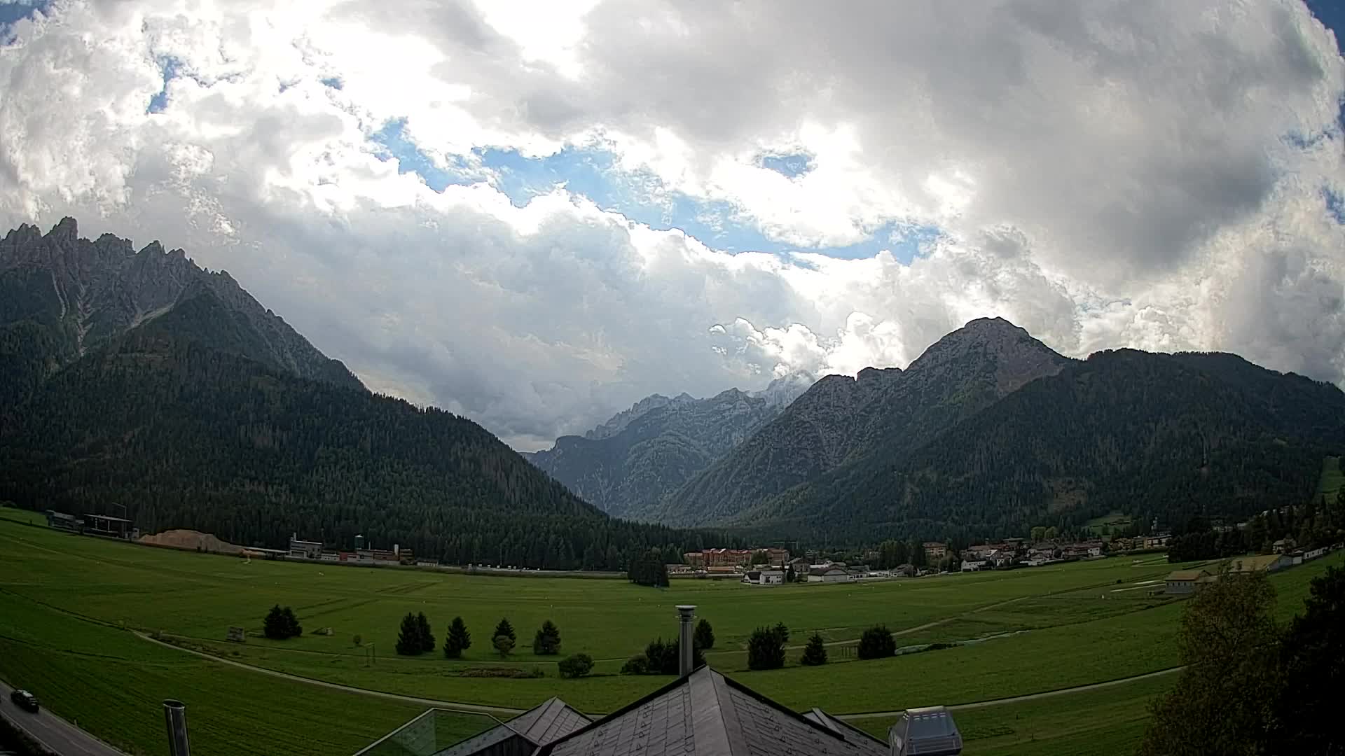 Webcam Toblach Dolomites – View from Hotel Rosengarten