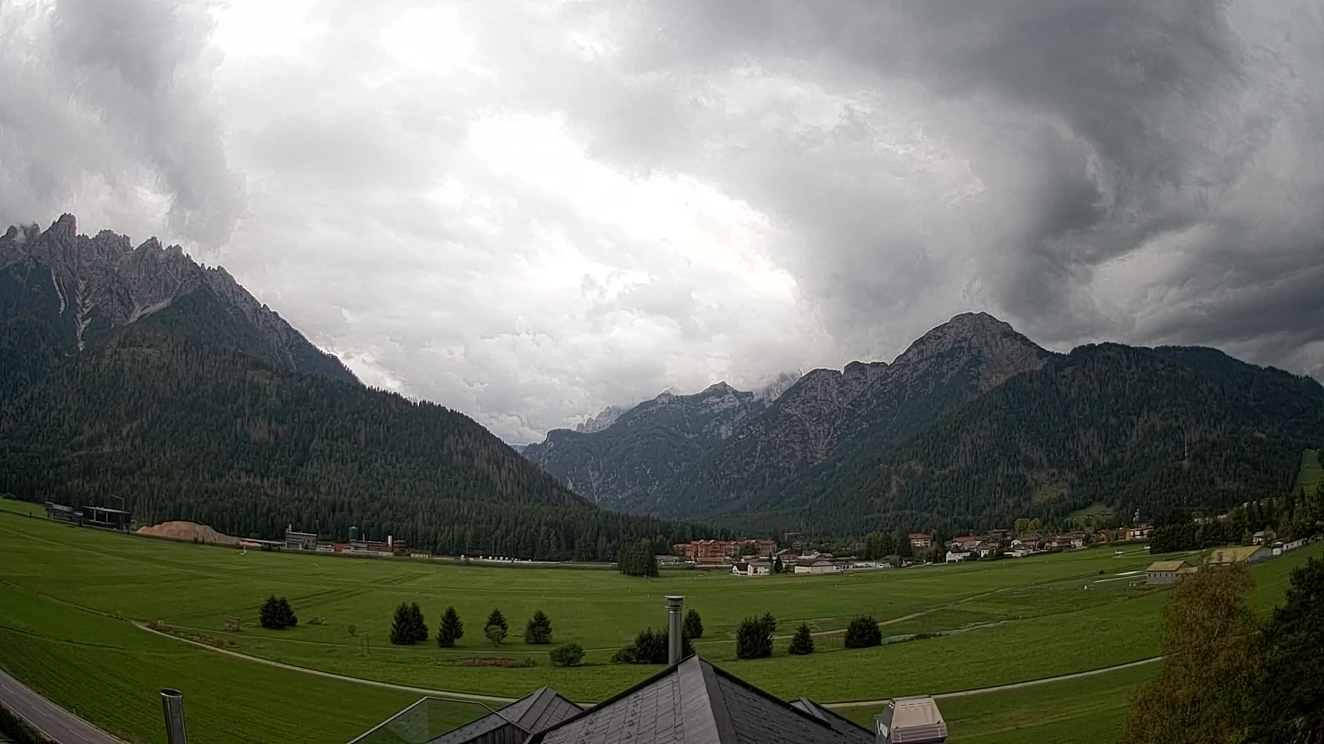 Webcam Toblach Dolomites – View from Hotel Rosengarten
