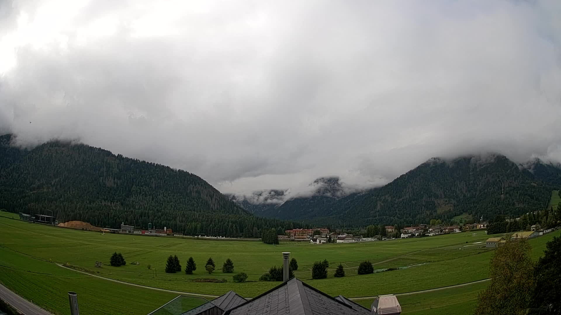 Spletna kamera Toblach Dolomiti – Pogled iz hotela Rosengarten