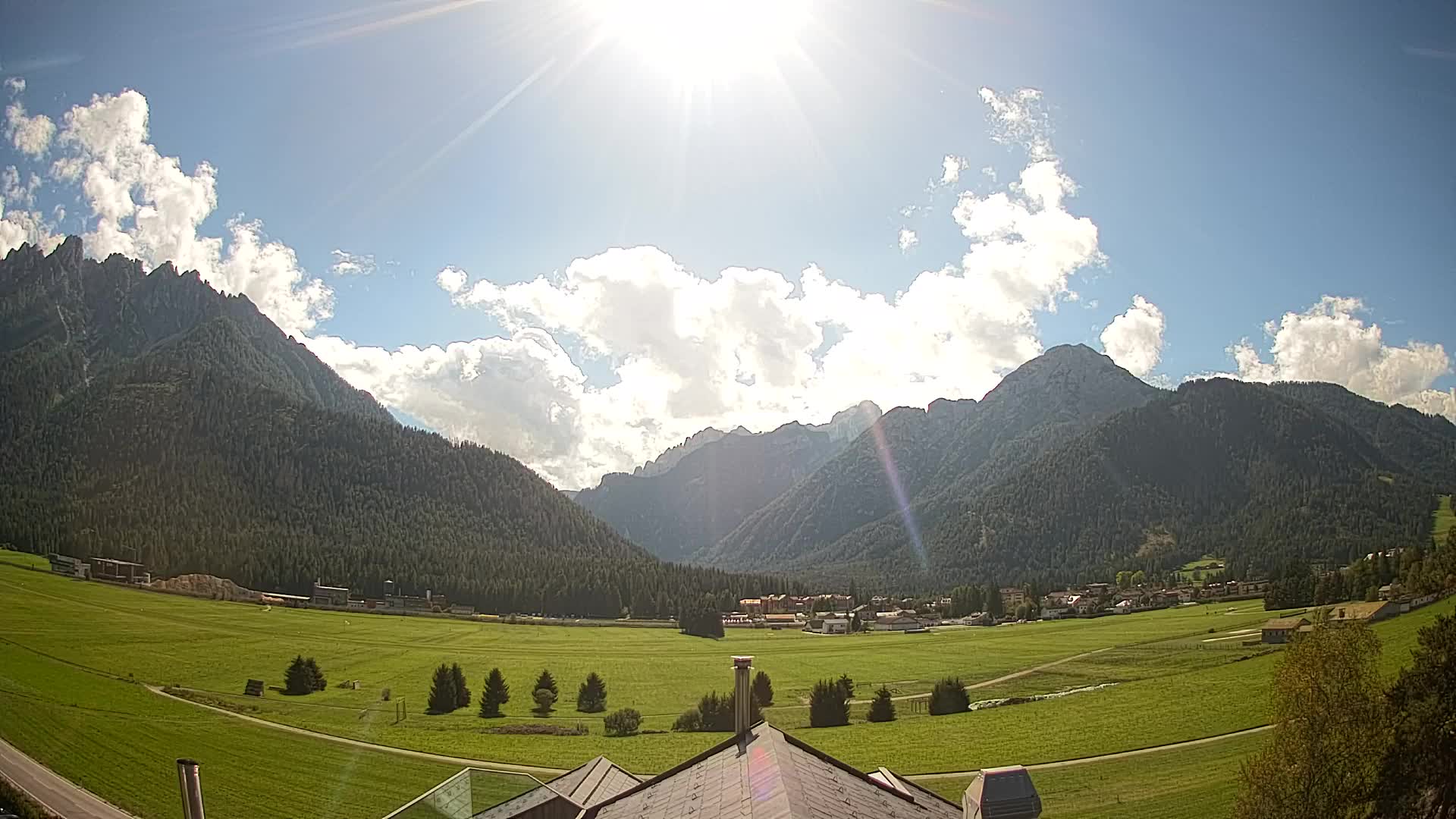 Webcam Toblach Dolomites – View from Hotel Rosengarten