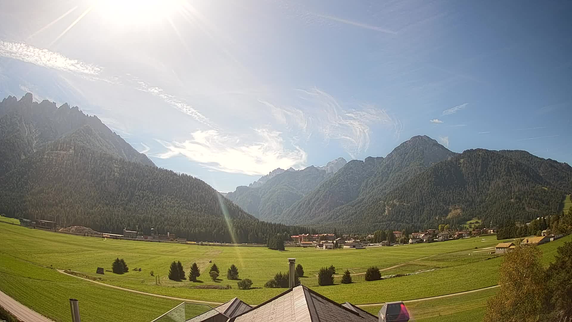 Spletna kamera Toblach Dolomiti – Pogled iz hotela Rosengarten