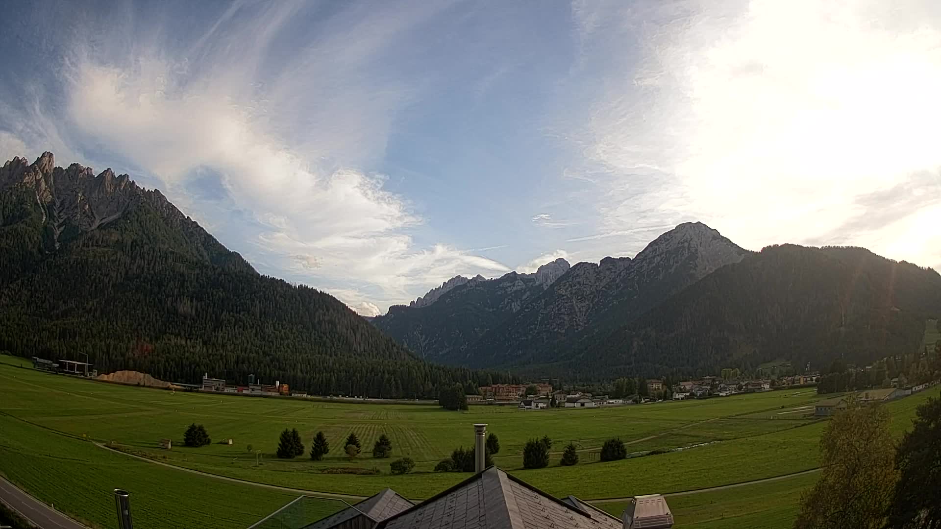 Web kamera Toblach Dolomiti – Pogled s Hotela Rosengarten