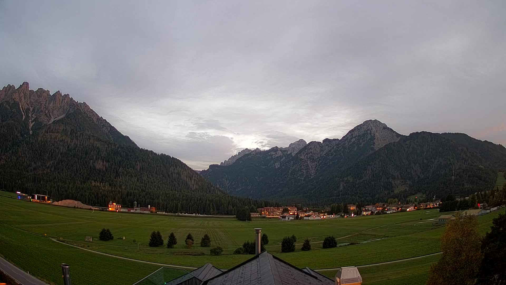 Web kamera Toblach Dolomiti – Pogled s Hotela Rosengarten