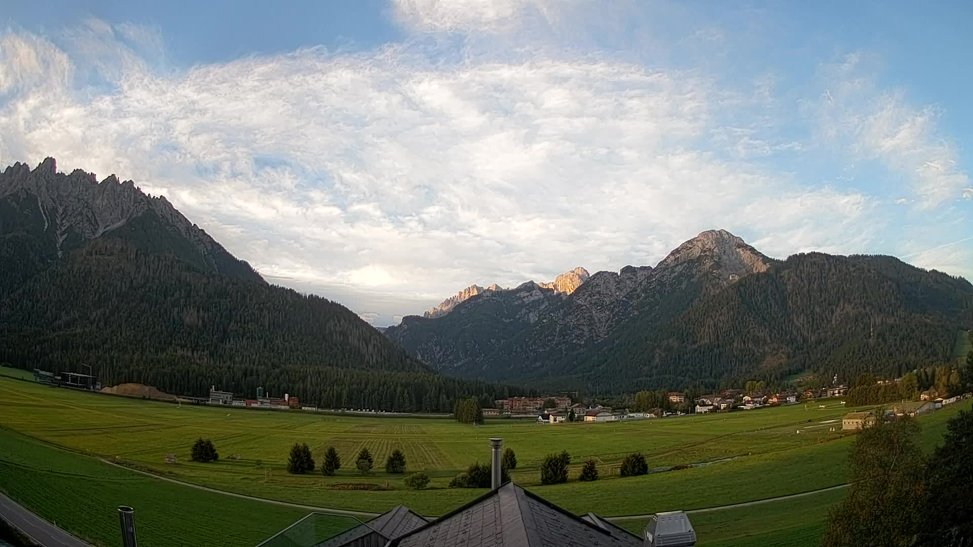 Webcam Toblach Dolomites – View from Hotel Rosengarten