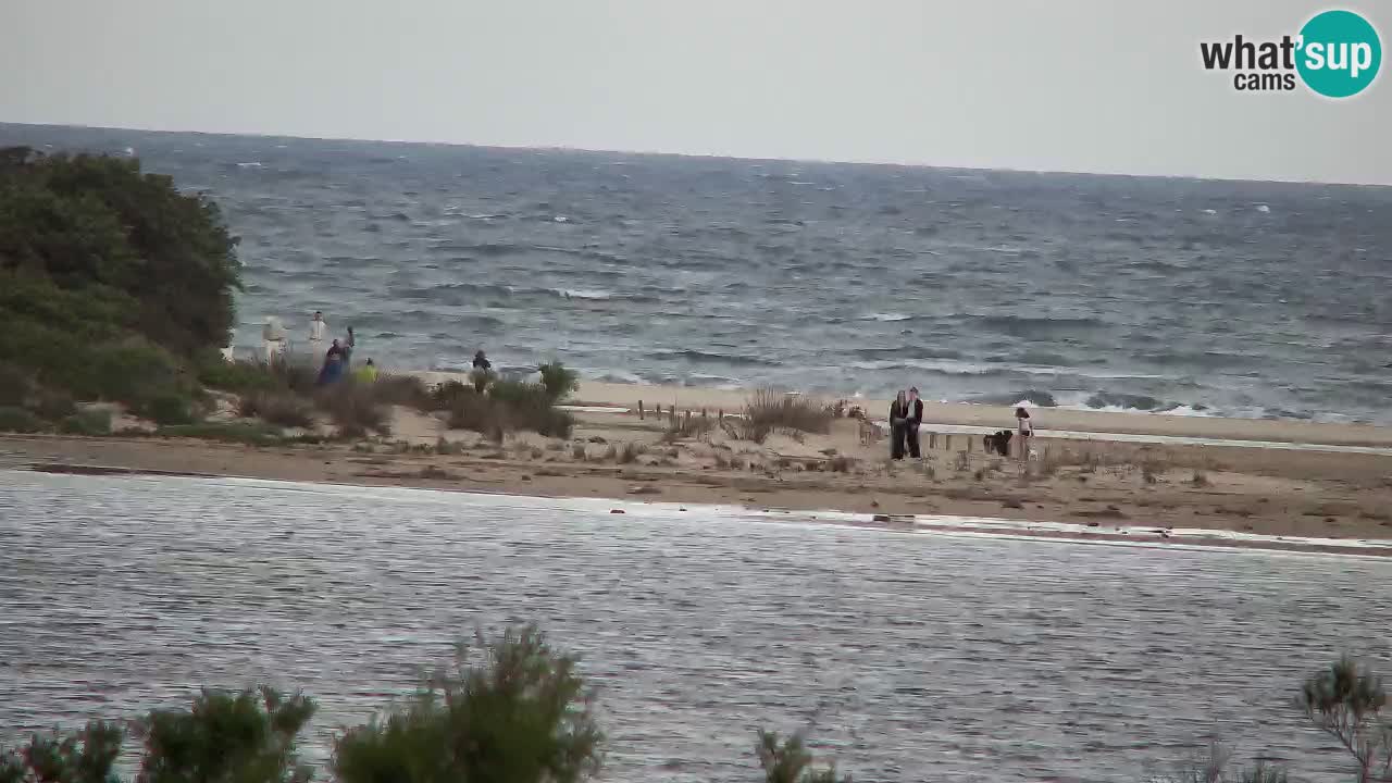 Spletna kamera Chia – Pogled v živo na plažo Su Giudeu