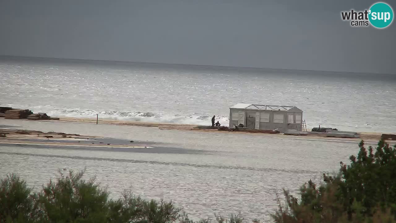 Spletna kamera Chia – Pogled v živo na plažo Su Giudeu