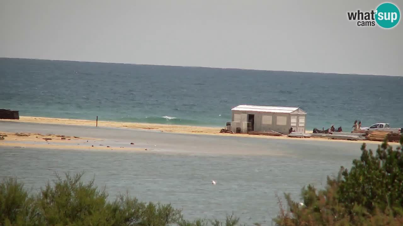 Spletna kamera Chia – Pogled v živo na plažo Su Giudeu