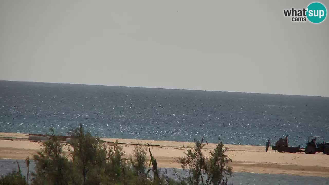 Spletna kamera Chia – Pogled v živo na plažo Su Giudeu