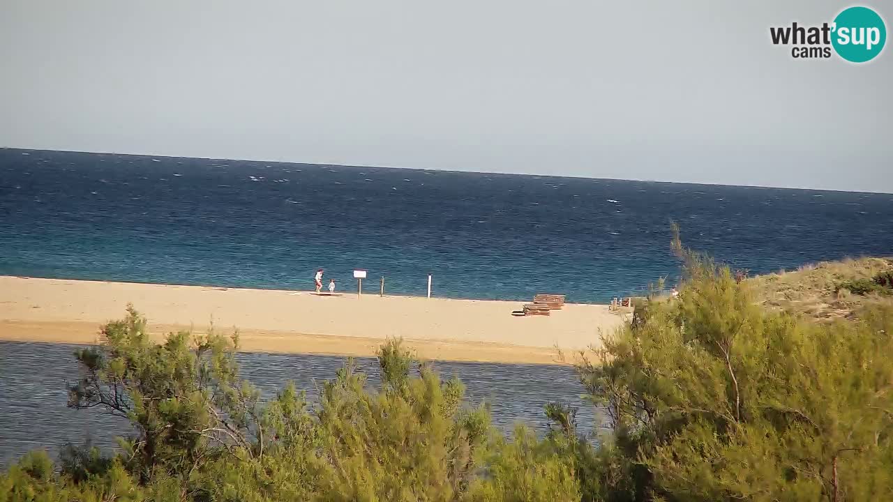Spletna kamera Chia – Pogled v živo na plažo Su Giudeu