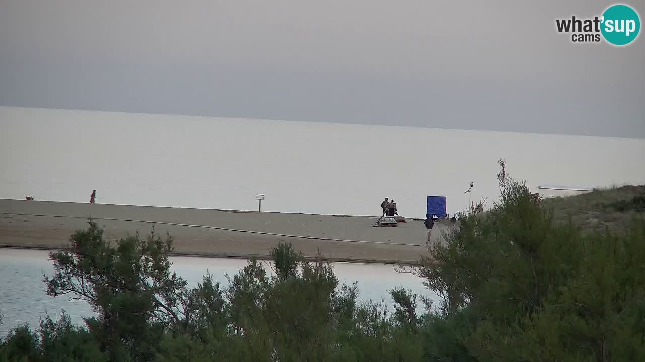 Spletna kamera Chia – Pogled v živo na plažo Su Giudeu