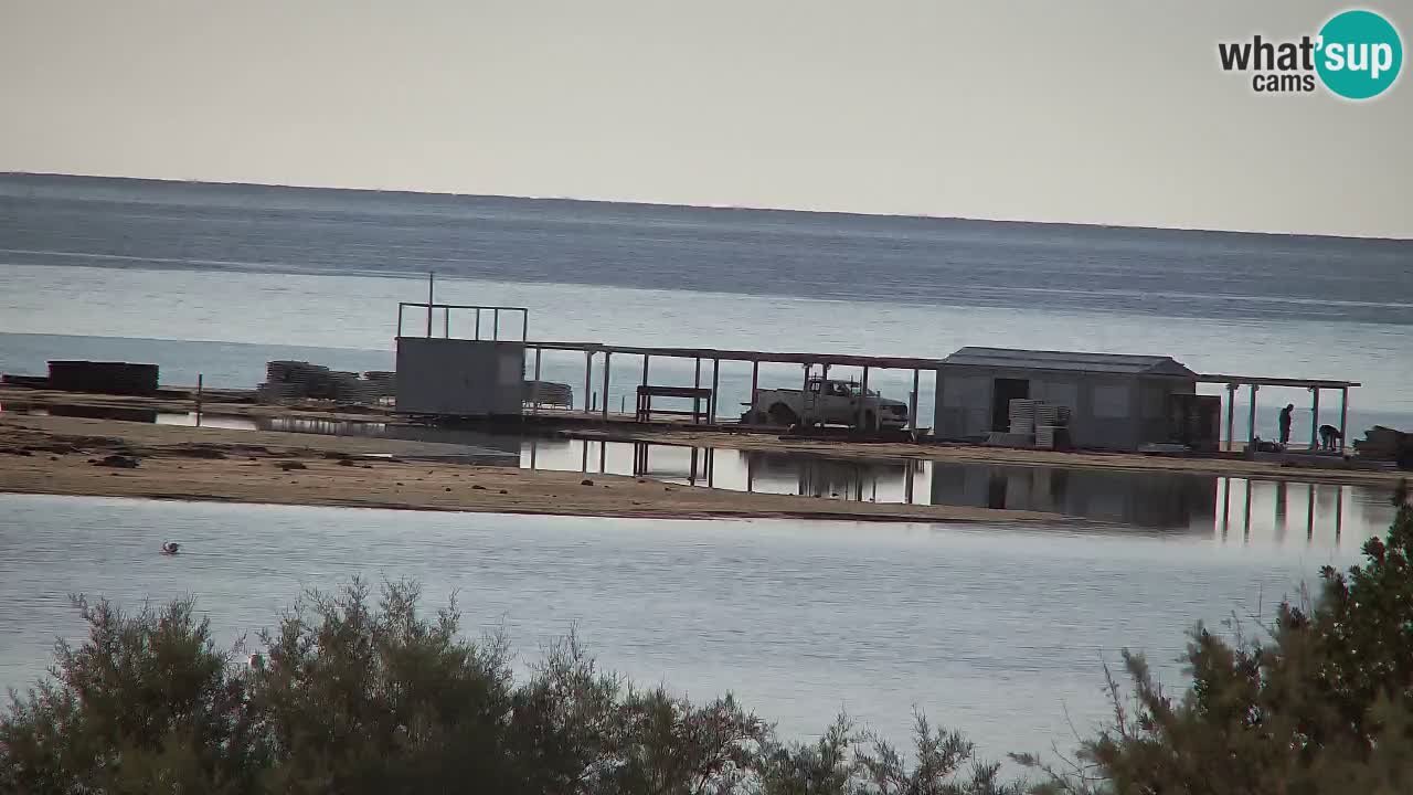 Spletna kamera Chia – Pogled v živo na plažo Su Giudeu