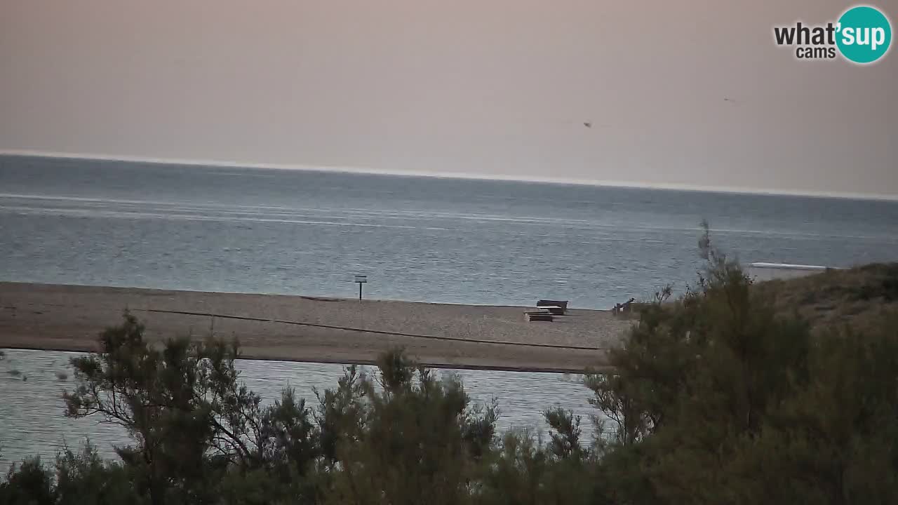 Spletna kamera Chia – Pogled v živo na plažo Su Giudeu